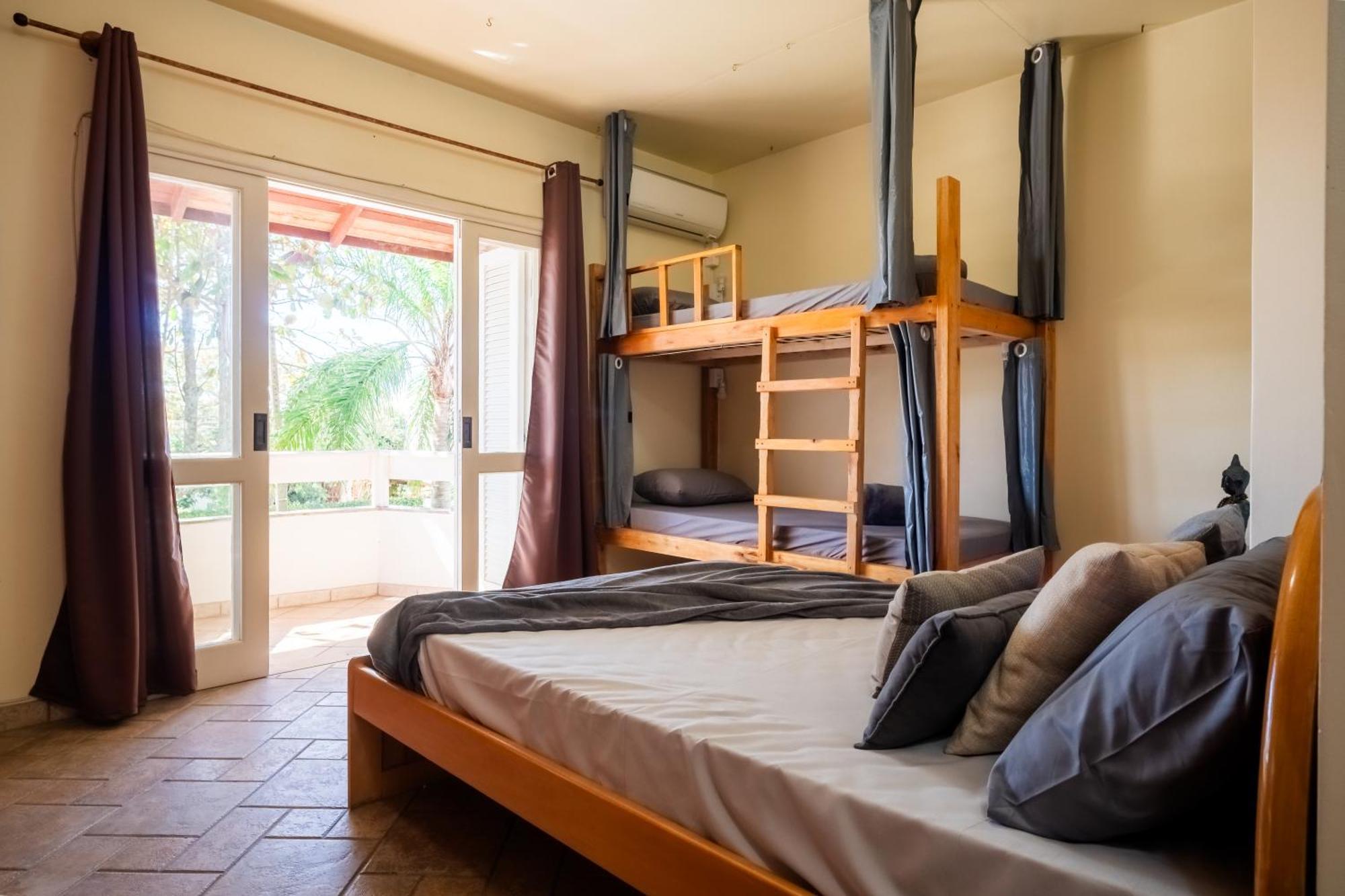 Take It Easy Hostel Флорианополис Экстерьер фото